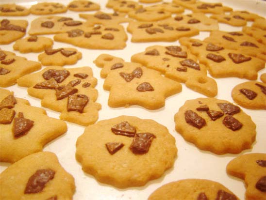 �������